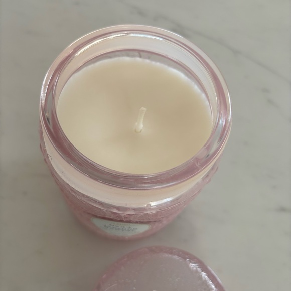 Leoben Co No34 Jasmine Santal Candle Pink Textured Candle - Picture 4 of 5